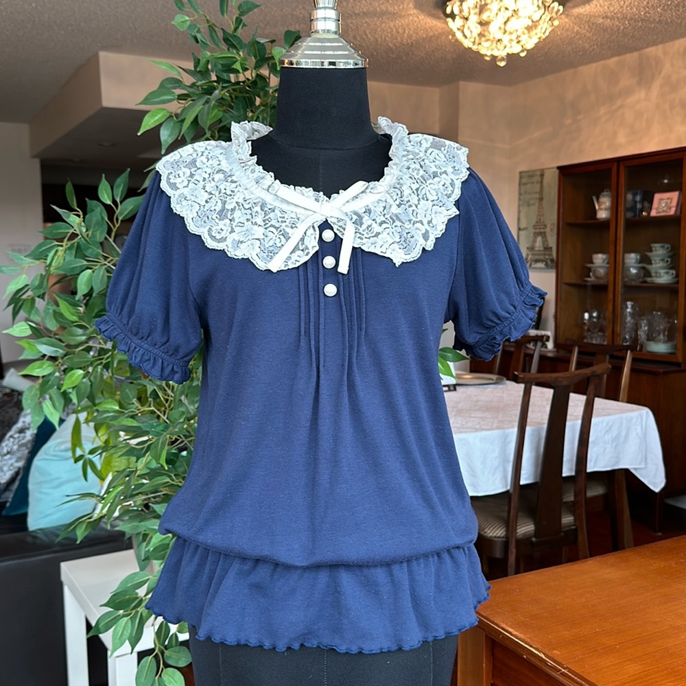 3 for $30 💖 Cottagecore Navy blue top Size Small peter pan cream lace collar